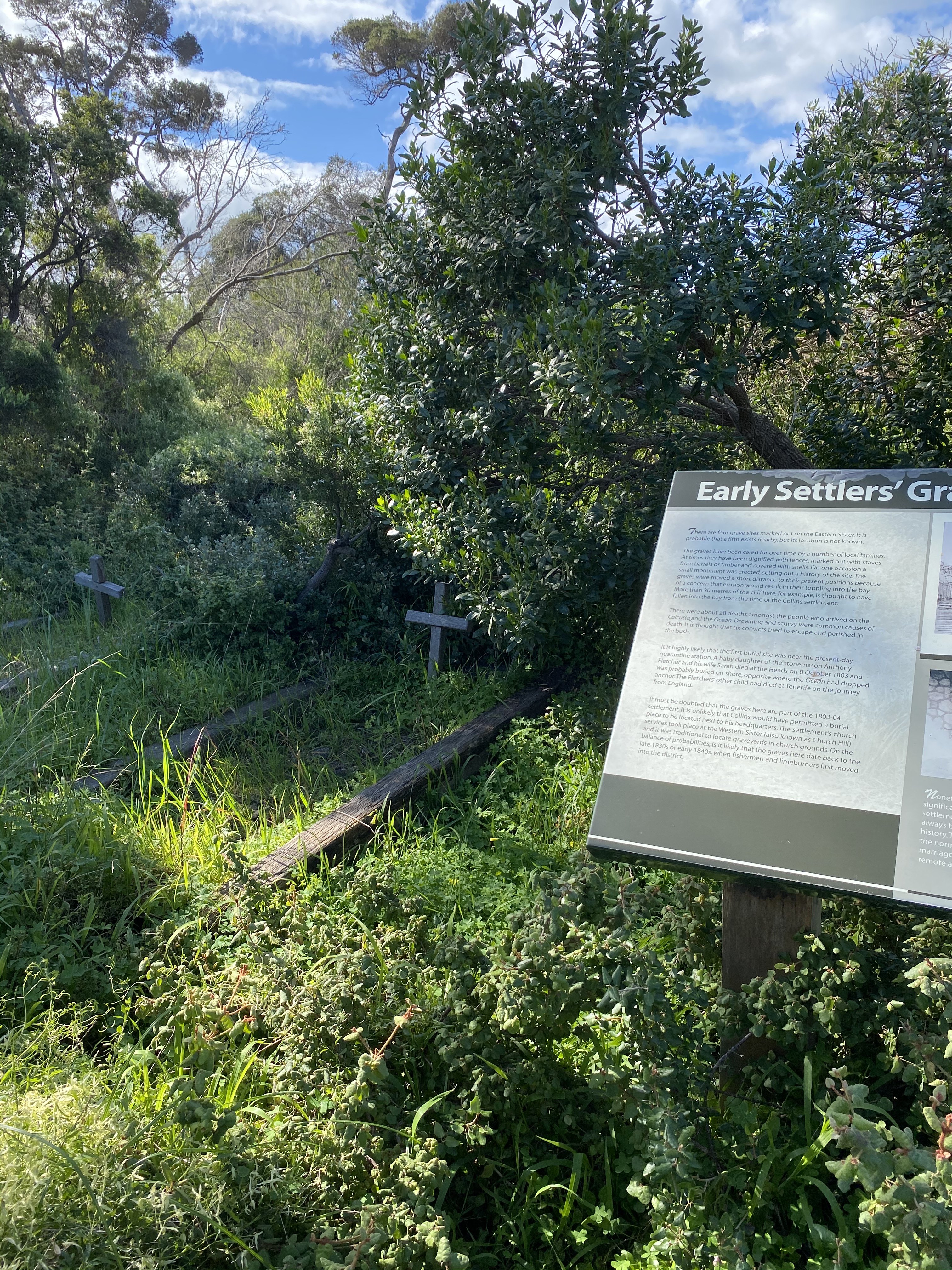 Early Settler Graves Sullivan's Cove (2)